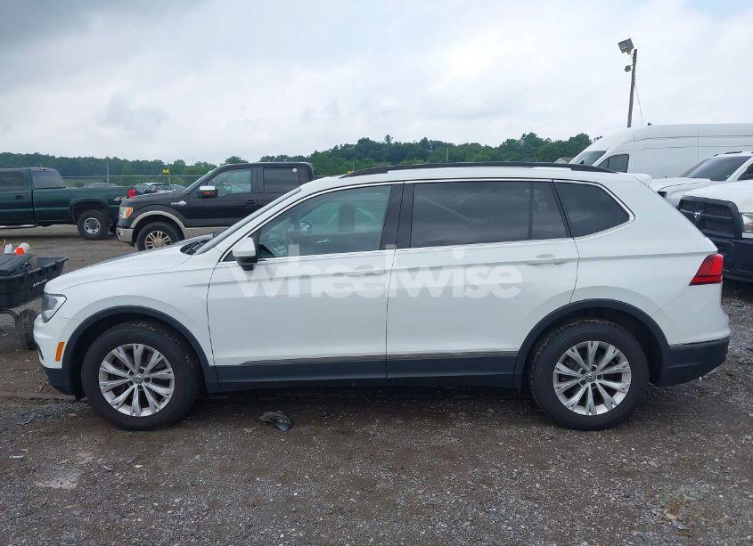 Photo 14 of 2018 Volkswagen Tiguan (VIN 3VV2B7AX4JM119600)