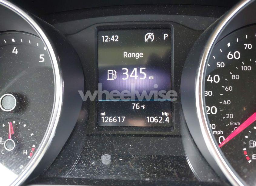 Photo 15 of 2018 Volkswagen Tiguan (VIN 3VV2B7AX4JM119600)