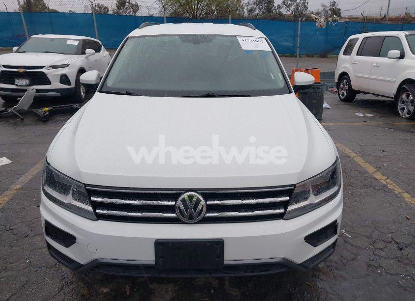 Photo 12 of 2018 Volkswagen Tiguan 2.0T SE/2.0T SEL (VIN 3VV2B7AX4JM140172)