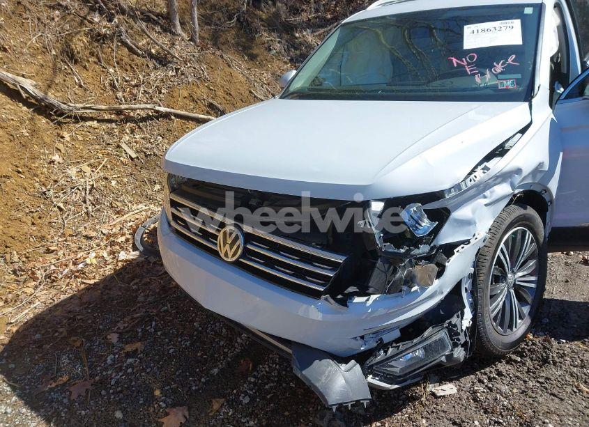 Photo 18 of 2019 Volkswagen Tiguan 2.0T SE/2.0T SEL/2.0T SEL R-LINE/2.0T SEL R-LINE BLACK (VIN 3VV2B7AX4KM006215)