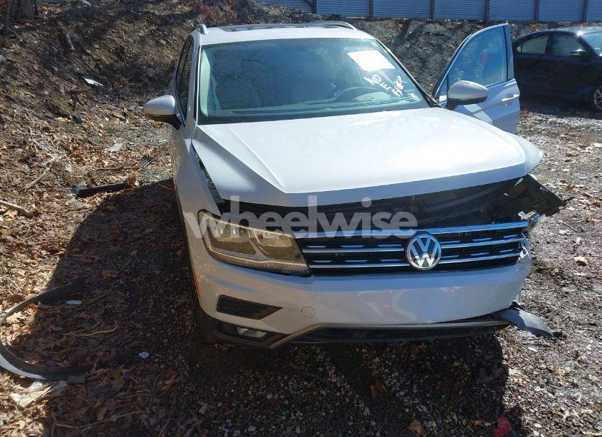 Photo 19 of 2019 Volkswagen Tiguan 2.0T SE/2.0T SEL/2.0T SEL R-LINE/2.0T SEL R-LINE BLACK (VIN 3VV2B7AX4KM006215)