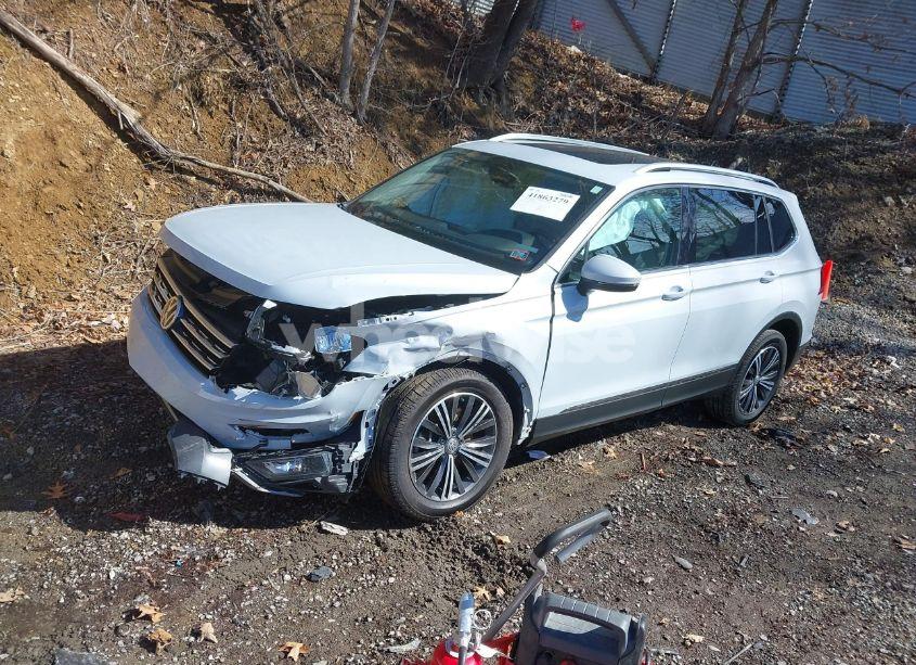 Photo 2 of 2019 Volkswagen Tiguan 2.0T SE/2.0T SEL/2.0T SEL R-LINE/2.0T SEL R-LINE BLACK (VIN 3VV2B7AX4KM006215)