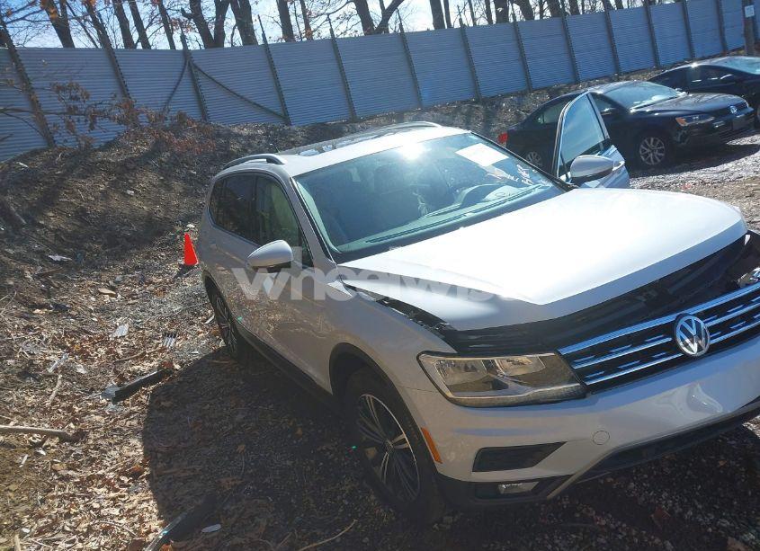 Photo 21 of 2019 Volkswagen Tiguan 2.0T SE/2.0T SEL/2.0T SEL R-LINE/2.0T SEL R-LINE BLACK (VIN 3VV2B7AX4KM006215)