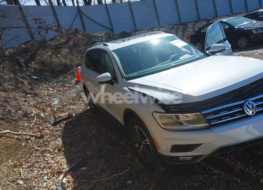 Photo 22 of 2019 Volkswagen Tiguan 2.0T SE/2.0T SEL/2.0T SEL R-LINE/2.0T SEL R-LINE BLACK (VIN 3VV2B7AX4KM006215)