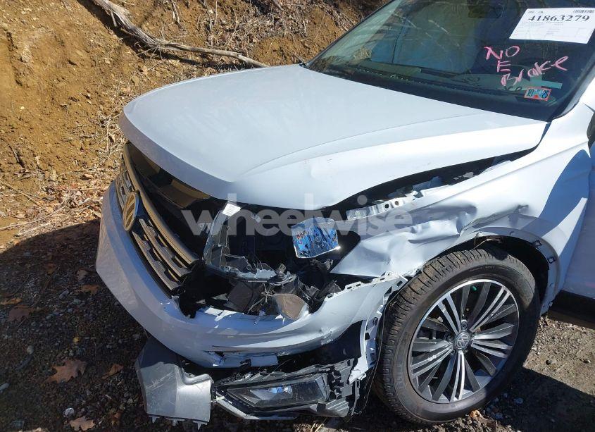 Photo 6 of 2019 Volkswagen Tiguan 2.0T SE/2.0T SEL/2.0T SEL R-LINE/2.0T SEL R-LINE BLACK (VIN 3VV2B7AX4KM006215)