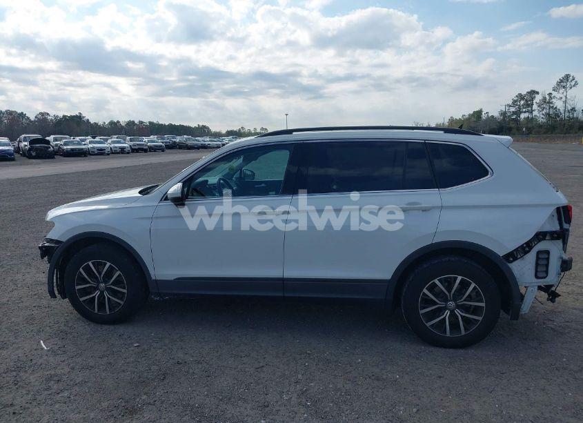 Photo 14 of 2019 Volkswagen Tiguan 2.0T SE/2.0T SEL/2.0T SEL R-LINE/2.0T SEL R-LINE BLACK (VIN 3VV2B7AX4KM010071)