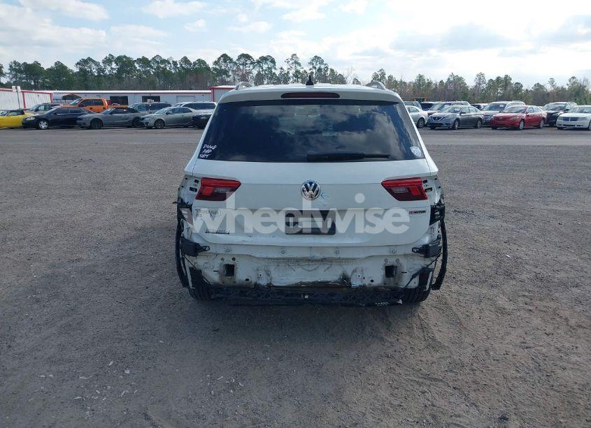 Photo 16 of 2019 Volkswagen Tiguan 2.0T SE/2.0T SEL/2.0T SEL R-LINE/2.0T SEL R-LINE BLACK (VIN 3VV2B7AX4KM010071)