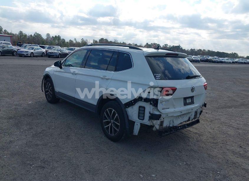 Photo 3 of 2019 Volkswagen Tiguan 2.0T SE/2.0T SEL/2.0T SEL R-LINE/2.0T SEL R-LINE BLACK (VIN 3VV2B7AX4KM010071)