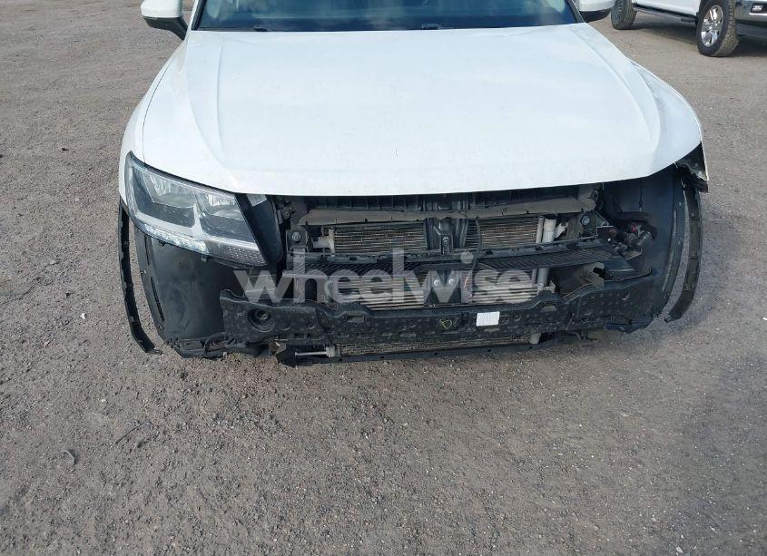 Photo 6 of 2019 Volkswagen Tiguan 2.0T SE/2.0T SEL/2.0T SEL R-LINE/2.0T SEL R-LINE BLACK (VIN 3VV2B7AX4KM010071)