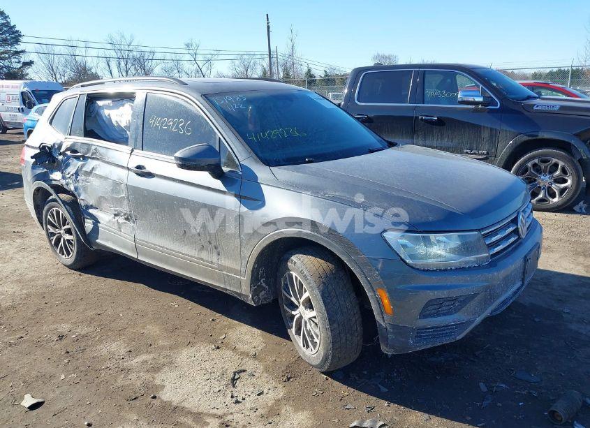 2019 Volkswagen Tiguan 2.0T SE/2.0T SEL/2.0T SEL R-LINE/2.0T SEL R-LINE BLACK (VIN 3VV2B7AX4KM013634) main photo
