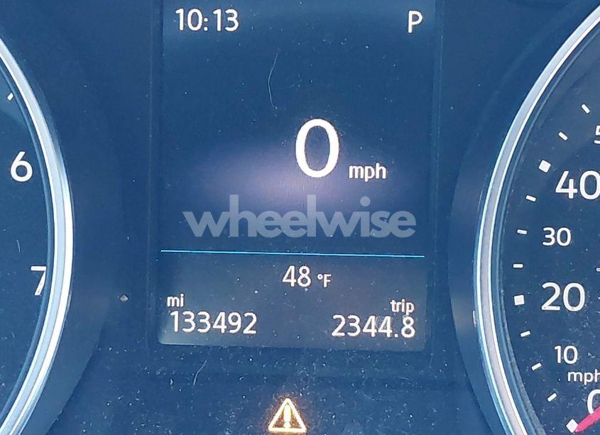 Photo 15 of 2019 Volkswagen Tiguan 2.0T SE/2.0T SEL/2.0T SEL R-LINE/2.0T SEL R-LINE BLACK (VIN 3VV2B7AX4KM013634)