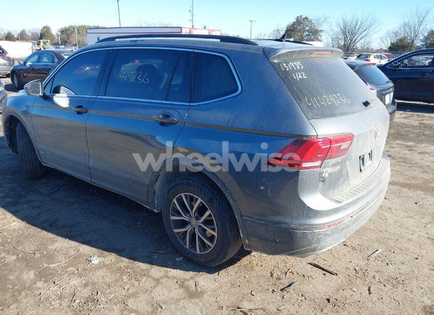 Photo 3 of 2019 Volkswagen Tiguan 2.0T SE/2.0T SEL/2.0T SEL R-LINE/2.0T SEL R-LINE BLACK (VIN 3VV2B7AX4KM013634)