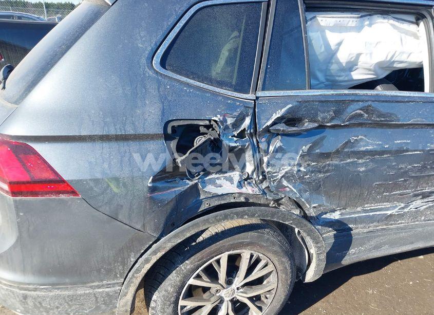 Photo 6 of 2019 Volkswagen Tiguan 2.0T SE/2.0T SEL/2.0T SEL R-LINE/2.0T SEL R-LINE BLACK (VIN 3VV2B7AX4KM013634)