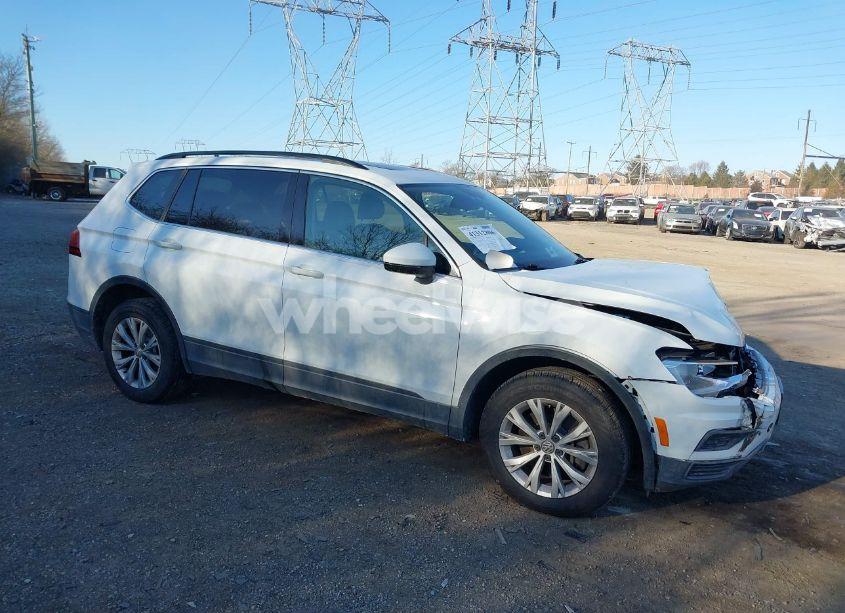 2019 Volkswagen Tiguan 2.0T SE/2.0T SEL/2.0T SEL R-LINE/2.0T SEL R-LINE BLACK (VIN 3VV2B7AX4KM031258) main photo