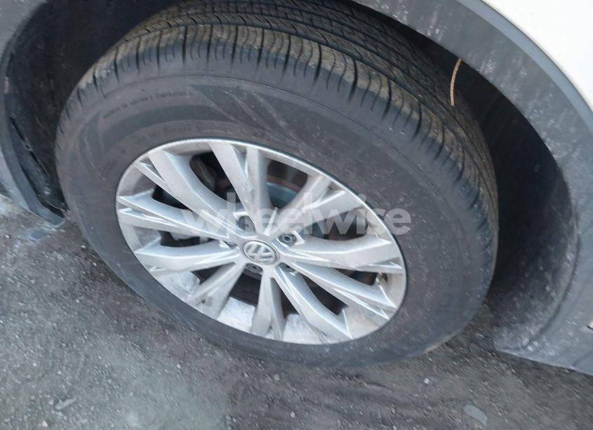 Photo 12 of 2019 Volkswagen Tiguan 2.0T SE/2.0T SEL/2.0T SEL R-LINE/2.0T SEL R-LINE BLACK (VIN 3VV2B7AX4KM031258)