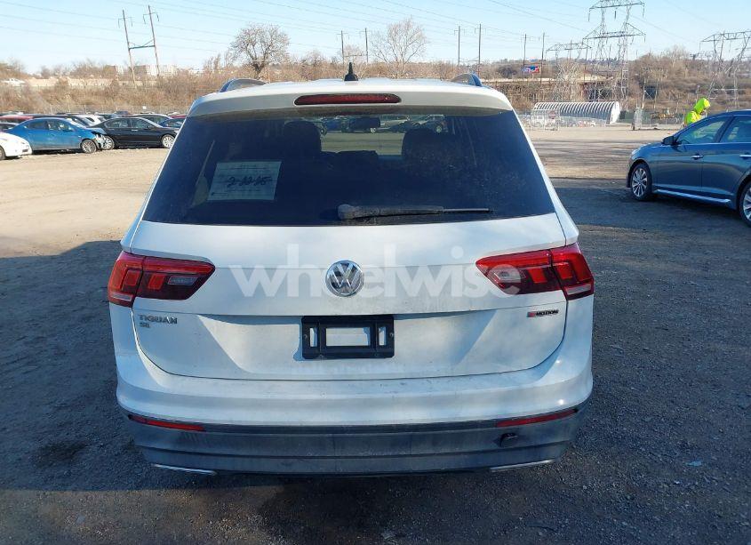 Photo 17 of 2019 Volkswagen Tiguan 2.0T SE/2.0T SEL/2.0T SEL R-LINE/2.0T SEL R-LINE BLACK (VIN 3VV2B7AX4KM031258)