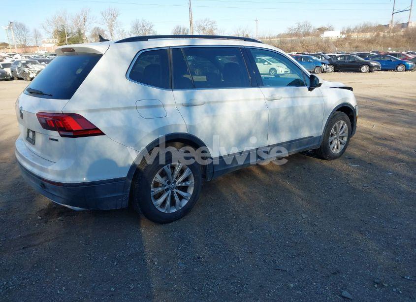 Photo 4 of 2019 Volkswagen Tiguan 2.0T SE/2.0T SEL/2.0T SEL R-LINE/2.0T SEL R-LINE BLACK (VIN 3VV2B7AX4KM031258)