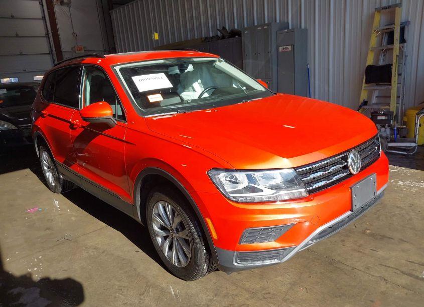 2019 Volkswagen Tiguan 2.0T SE/2.0T SEL/2.0T SEL R-LINE/2.0T SEL R-LINE BLACK (VIN 3VV2B7AX4KM052112) main photo