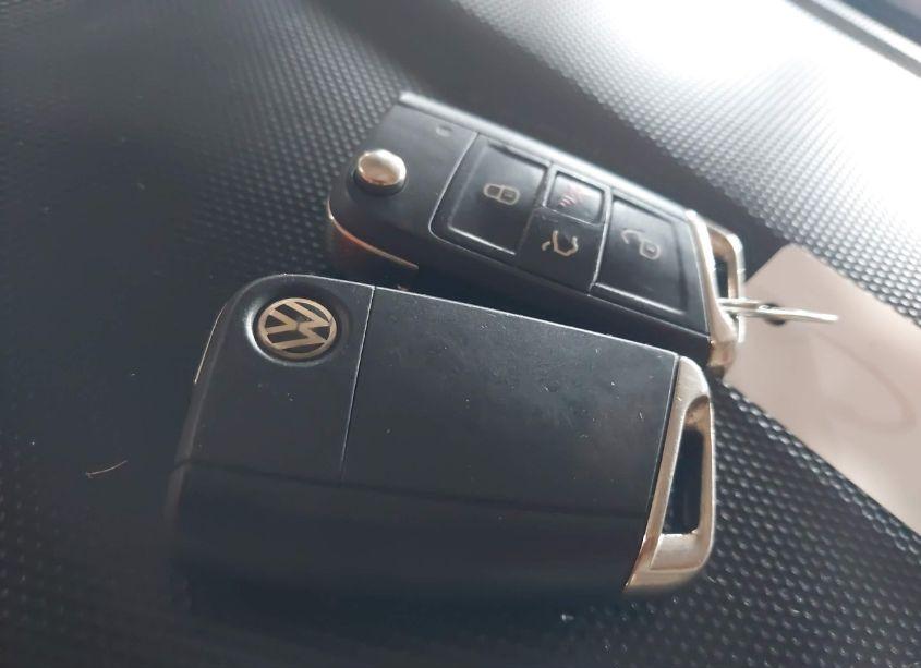 Photo 11 of 2019 Volkswagen Tiguan 2.0T SE/2.0T SEL/2.0T SEL R-LINE/2.0T SEL R-LINE BLACK (VIN 3VV2B7AX4KM052112)