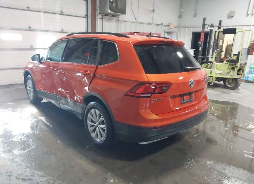 Photo 3 of 2019 Volkswagen Tiguan 2.0T SE/2.0T SEL/2.0T SEL R-LINE/2.0T SEL R-LINE BLACK (VIN 3VV2B7AX4KM052112)