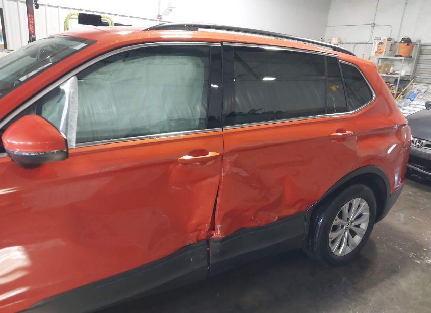 Photo 6 of 2019 Volkswagen Tiguan 2.0T SE/2.0T SEL/2.0T SEL R-LINE/2.0T SEL R-LINE BLACK (VIN 3VV2B7AX4KM052112)