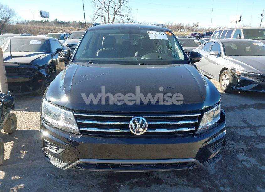 Photo 12 of 2019 Volkswagen Tiguan 2.0T SE/2.0T SEL/2.0T SEL R-LINE/2.0T SEL R-LINE BLACK (VIN 3VV2B7AX4KM190944)