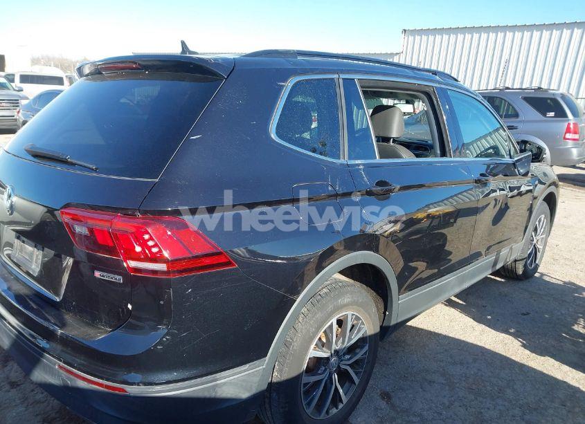 Photo 13 of 2019 Volkswagen Tiguan 2.0T SE/2.0T SEL/2.0T SEL R-LINE/2.0T SEL R-LINE BLACK (VIN 3VV2B7AX4KM190944)