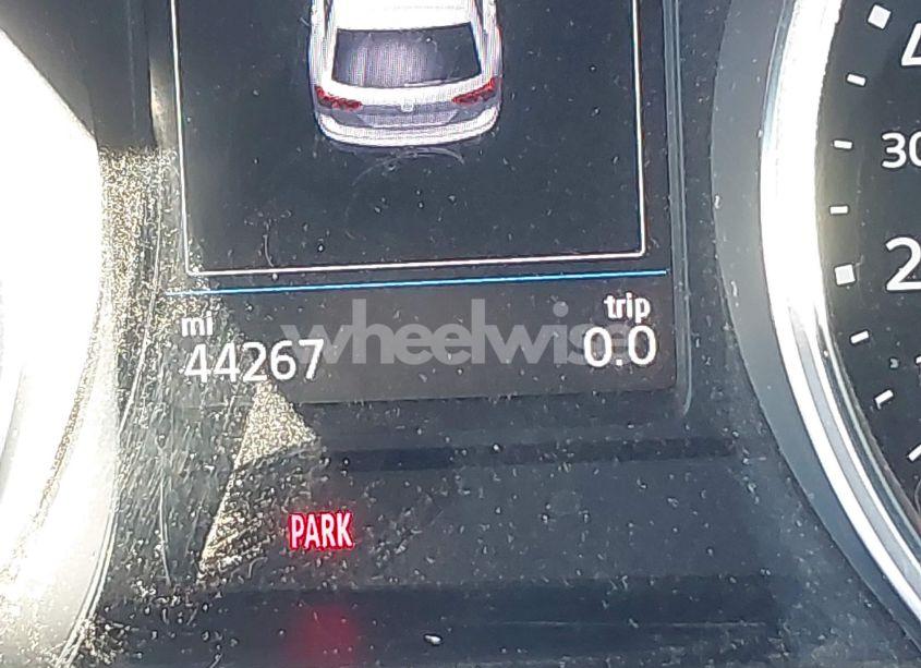 Photo 15 of 2019 Volkswagen Tiguan 2.0T SE/2.0T SEL/2.0T SEL R-LINE/2.0T SEL R-LINE BLACK (VIN 3VV2B7AX4KM190944)