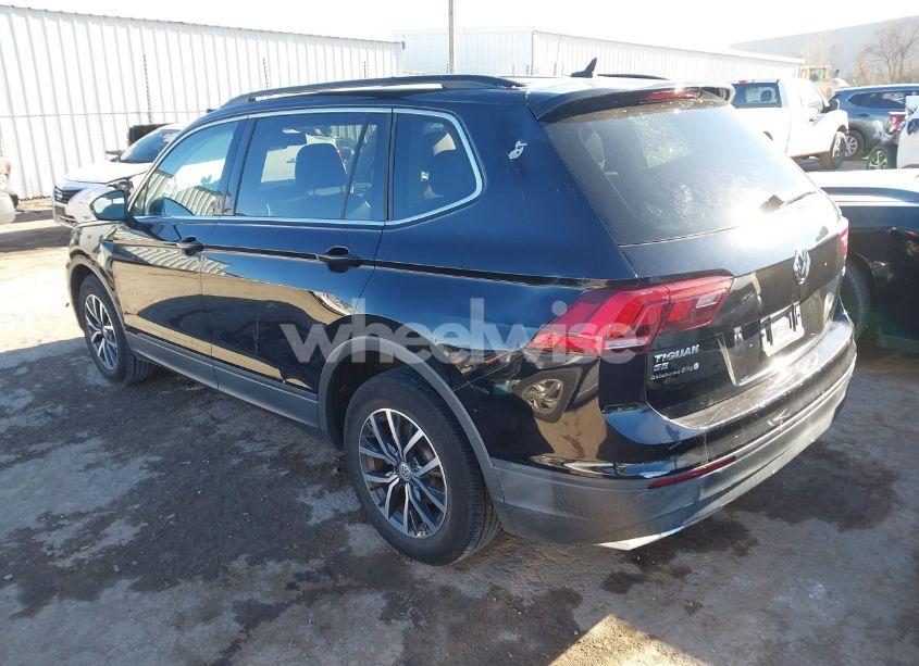 Photo 3 of 2019 Volkswagen Tiguan 2.0T SE/2.0T SEL/2.0T SEL R-LINE/2.0T SEL R-LINE BLACK (VIN 3VV2B7AX4KM190944)