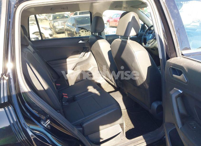 Photo 8 of 2019 Volkswagen Tiguan 2.0T SE/2.0T SEL/2.0T SEL R-LINE/2.0T SEL R-LINE BLACK (VIN 3VV2B7AX4KM190944)