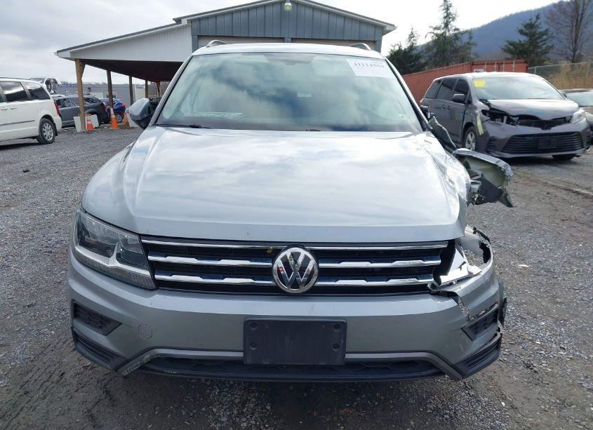 Photo 11 of 2020 Volkswagen Tiguan 2.0T SE/2.0T SE R-LINE BLACK/2.0T SEL (VIN 3VV2B7AX4LM054976)