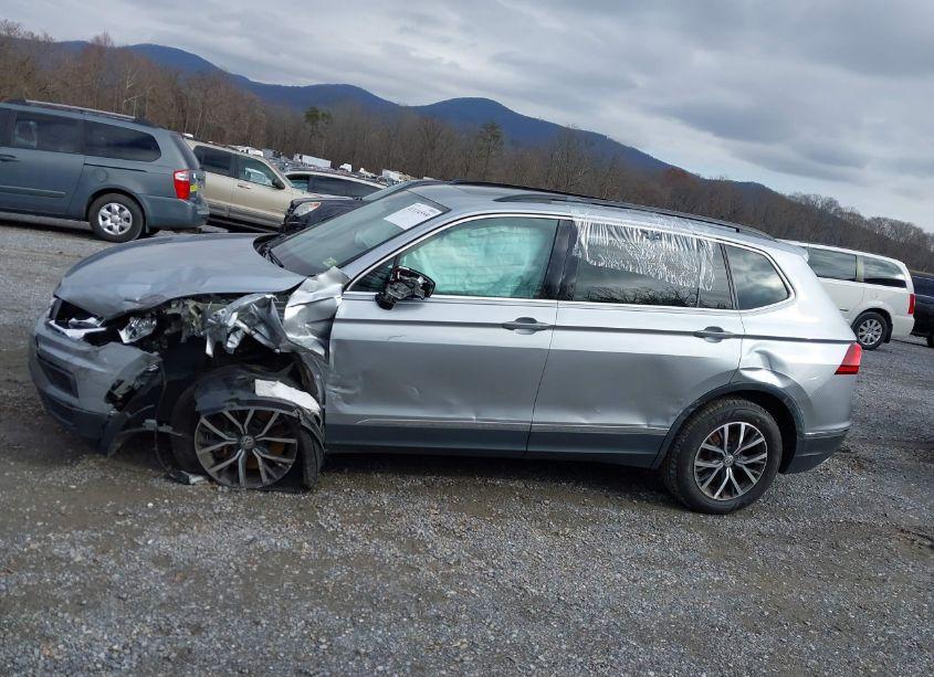 Photo 13 of 2020 Volkswagen Tiguan 2.0T SE/2.0T SE R-LINE BLACK/2.0T SEL (VIN 3VV2B7AX4LM054976)