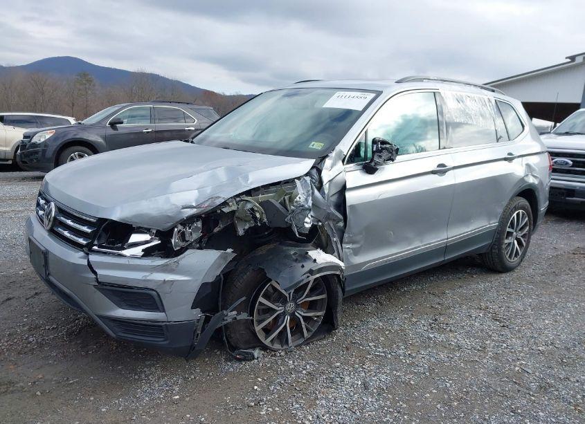 Photo 6 of 2020 Volkswagen Tiguan 2.0T SE/2.0T SE R-LINE BLACK/2.0T SEL (VIN 3VV2B7AX4LM054976)