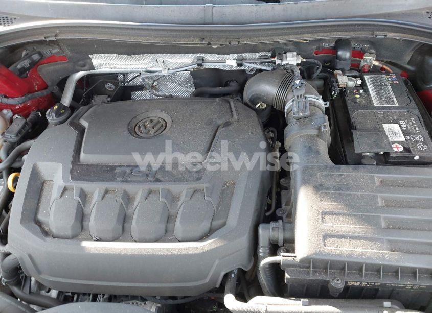 Photo 10 of 2020 Volkswagen Tiguan 2.0T SE/2.0T SE R-LINE BLACK/2.0T SEL (VIN 3VV2B7AX4LM071664)