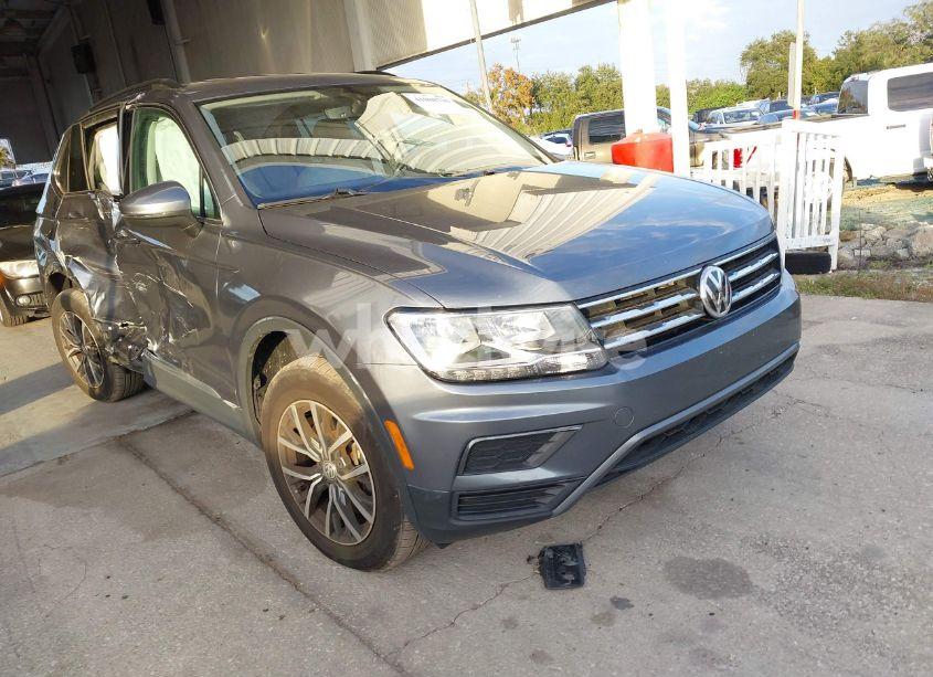 2020 Volkswagen Tiguan 2.0T SE/2.0T SE R-LINE BLACK/2.0T SEL (VIN 3VV2B7AX4LM081515) main photo