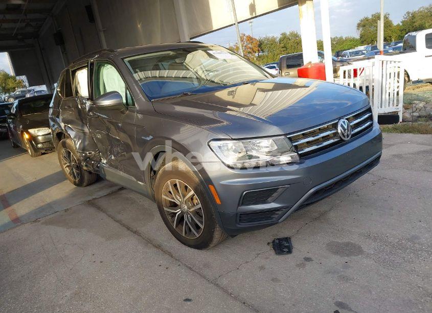 Photo 13 of 2020 Volkswagen Tiguan 2.0T SE/2.0T SE R-LINE BLACK/2.0T SEL (VIN 3VV2B7AX4LM081515)