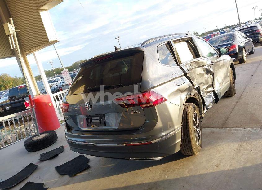 Photo 16 of 2020 Volkswagen Tiguan 2.0T SE/2.0T SE R-LINE BLACK/2.0T SEL (VIN 3VV2B7AX4LM081515)