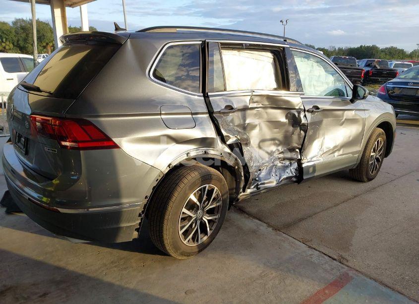 Photo 4 of 2020 Volkswagen Tiguan 2.0T SE/2.0T SE R-LINE BLACK/2.0T SEL (VIN 3VV2B7AX4LM081515)