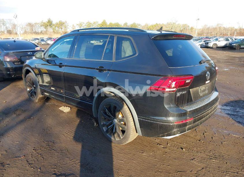 Photo 3 of 2020 Volkswagen Tiguan 2.0T SE/2.0T SE R-LINE BLACK/2.0T SEL (VIN 3VV2B7AX4LM086536)