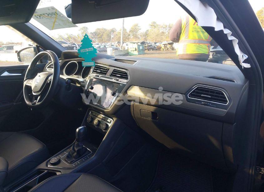 Photo 5 of 2020 Volkswagen Tiguan 2.0T SE/2.0T SE R-LINE BLACK/2.0T SEL (VIN 3VV2B7AX4LM086536)