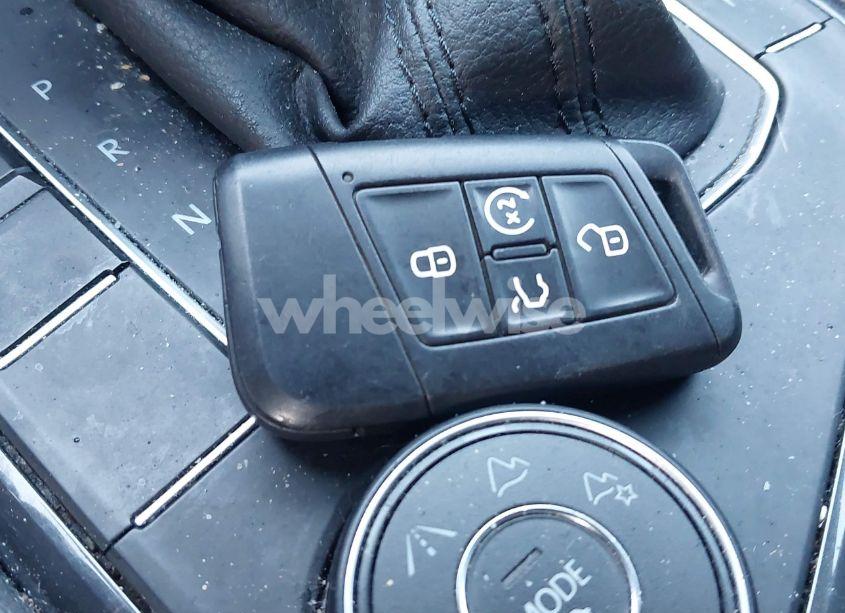 Photo 11 of 2020 Volkswagen Tiguan 2.0T SE/2.0T SE R-LINE BLACK/2.0T SEL (VIN 3VV2B7AX4LM094507)