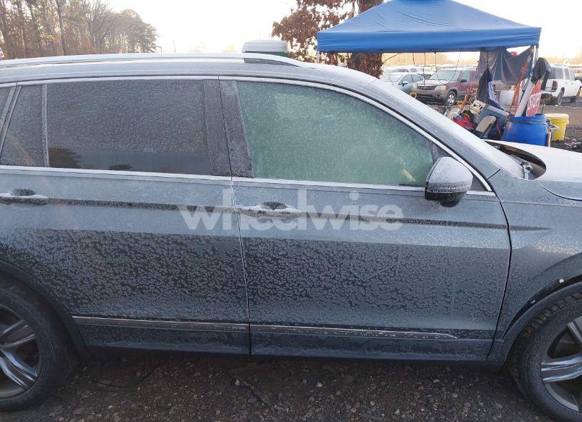 Photo 13 of 2020 Volkswagen Tiguan 2.0T SE/2.0T SE R-LINE BLACK/2.0T SEL (VIN 3VV2B7AX4LM094507)