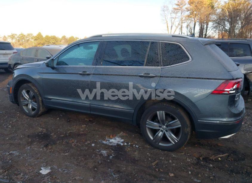 Photo 3 of 2020 Volkswagen Tiguan 2.0T SE/2.0T SE R-LINE BLACK/2.0T SEL (VIN 3VV2B7AX4LM094507)