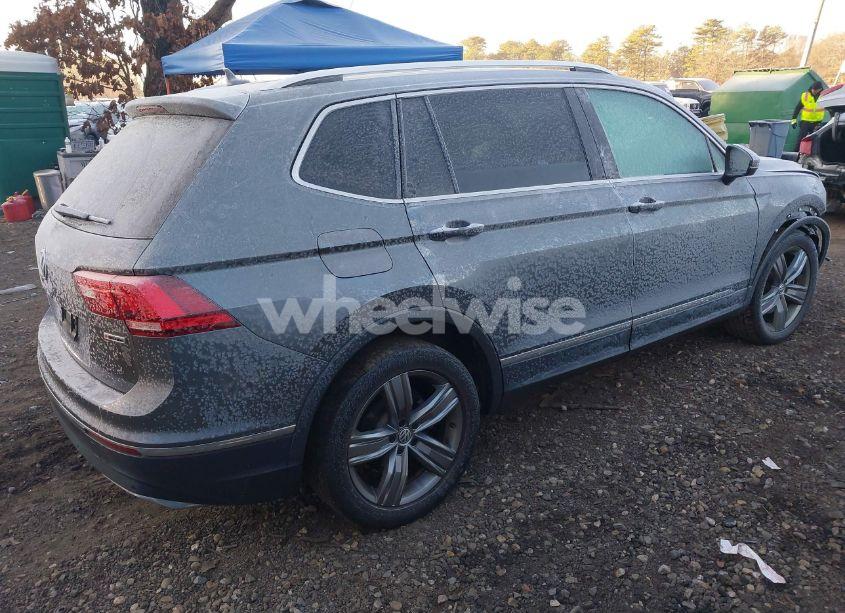 Photo 4 of 2020 Volkswagen Tiguan 2.0T SE/2.0T SE R-LINE BLACK/2.0T SEL (VIN 3VV2B7AX4LM094507)