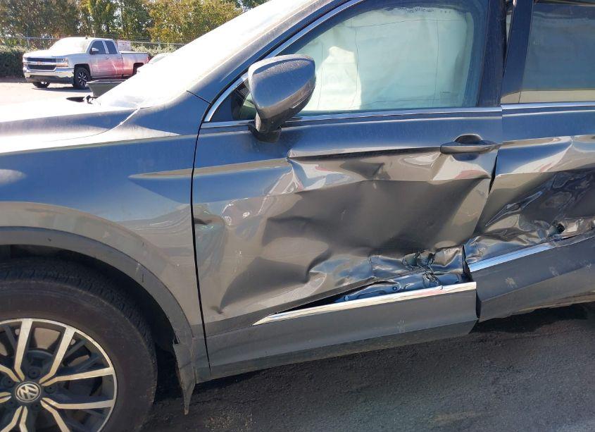 Photo 6 of 2021 Volkswagen Tiguan 2.0T SE/2.0T SE R-LINE BLACK/2.0T SEL (VIN 3VV2B7AX4MM010347)