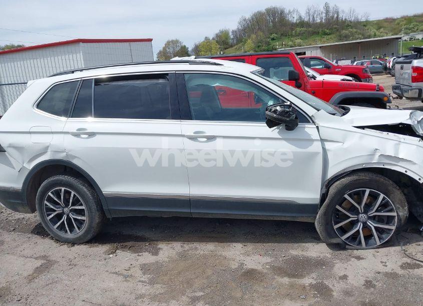 Photo 14 of 2021 Volkswagen Tiguan 2.0T SE/2.0T SE R-LINE BLACK/2.0T SEL (VIN 3VV2B7AX4MM044806)