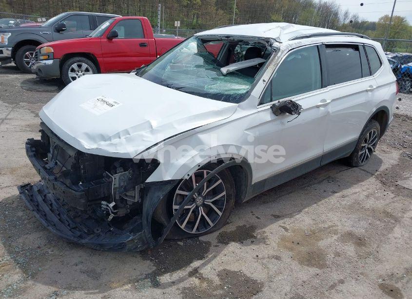 Photo 2 of 2021 Volkswagen Tiguan 2.0T SE/2.0T SE R-LINE BLACK/2.0T SEL (VIN 3VV2B7AX4MM044806)