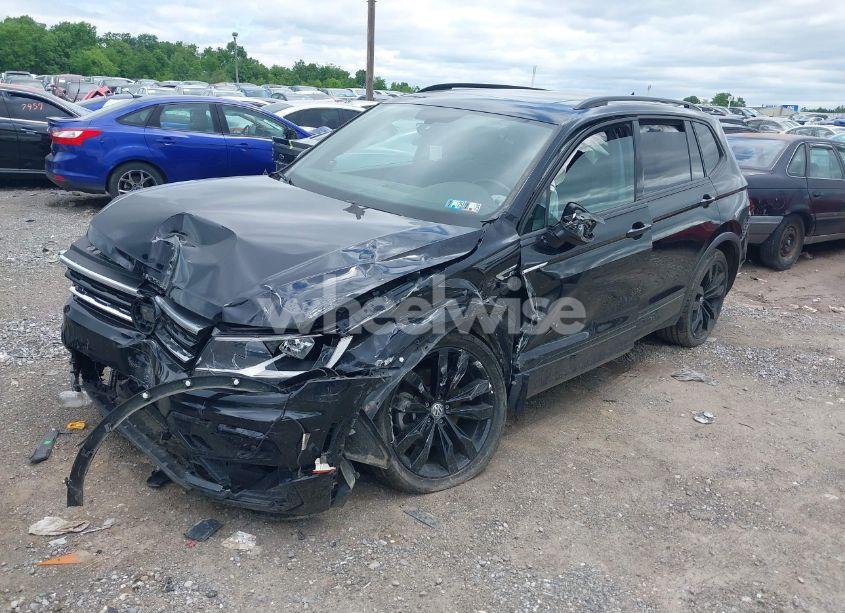 Photo 2 of 2021 Volkswagen Tiguan 2.0T SE/2.0T SE R-LINE BLACK/2.0T SEL (VIN 3VV2B7AX4MM111887)