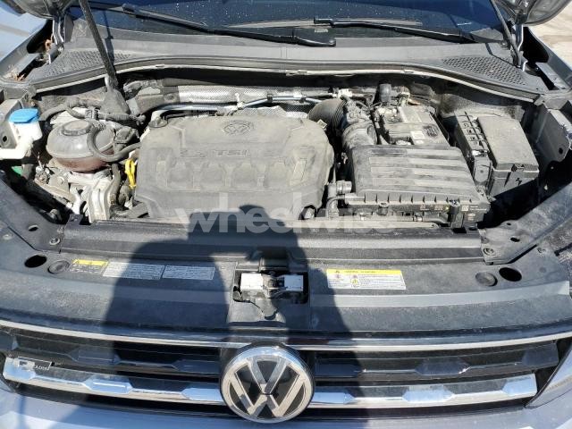 Photo 4 of 2021 VOLKSWAGEN TIGUAN SE (VIN 3VV2B7AX4MM149636)