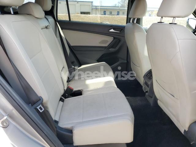 Photo 9 of 2021 VOLKSWAGEN TIGUAN SE (VIN 3VV2B7AX4MM149636)